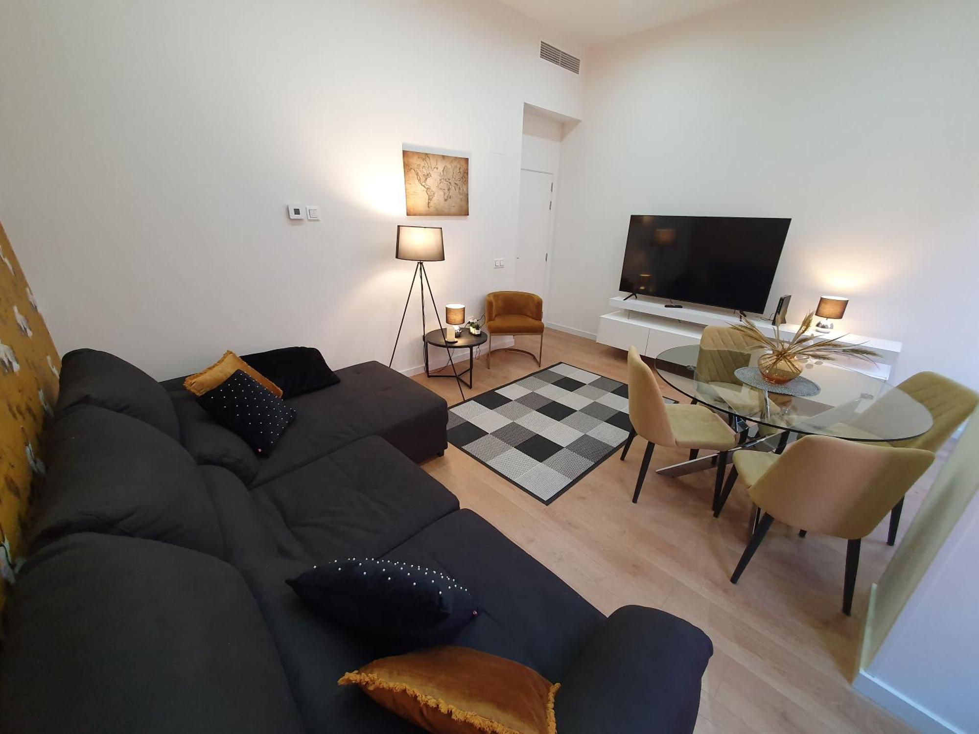 Beautiful Historic Center Apt! Малага Экстерьер фото