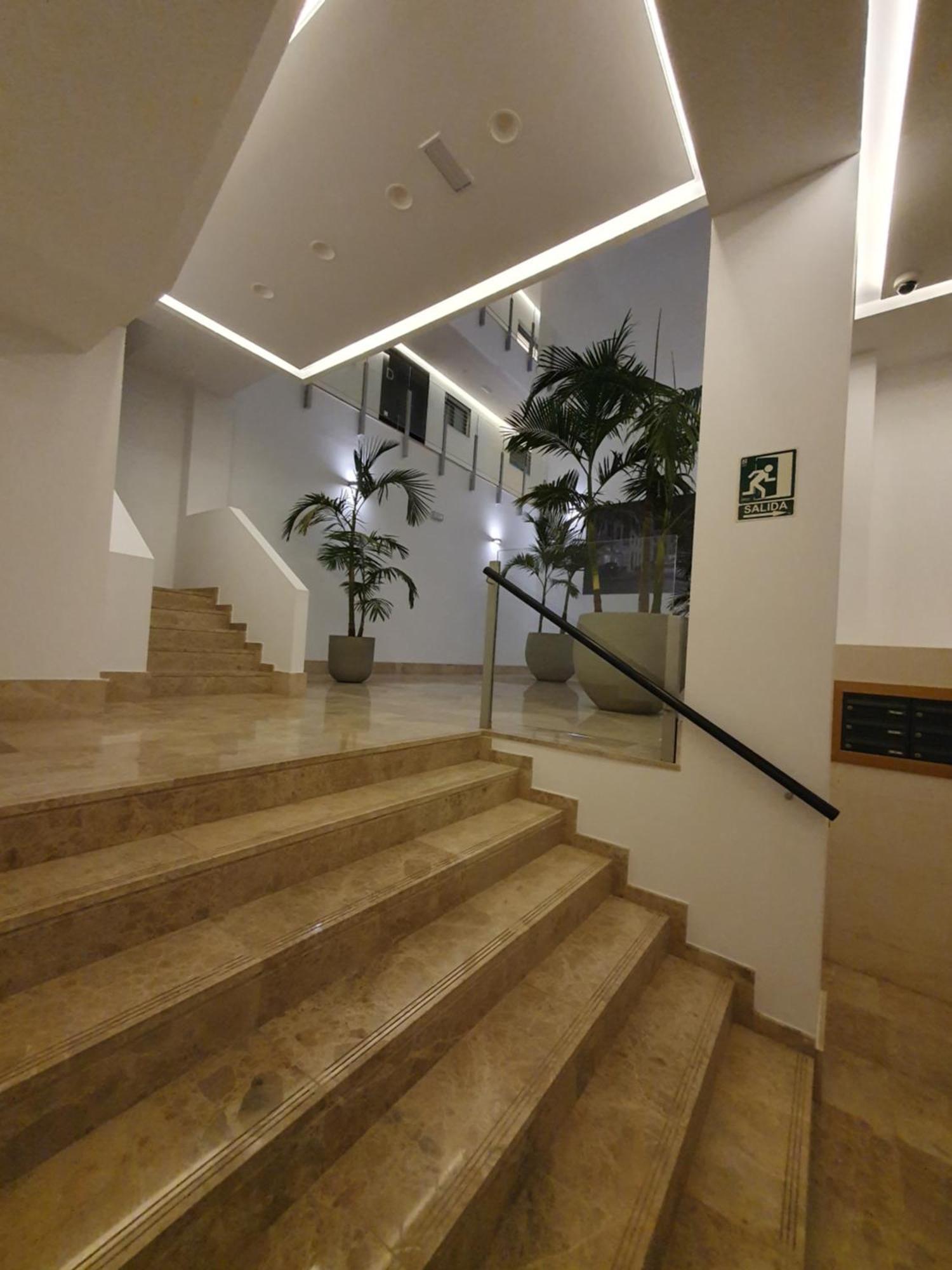 Beautiful Historic Center Apt! Малага Экстерьер фото