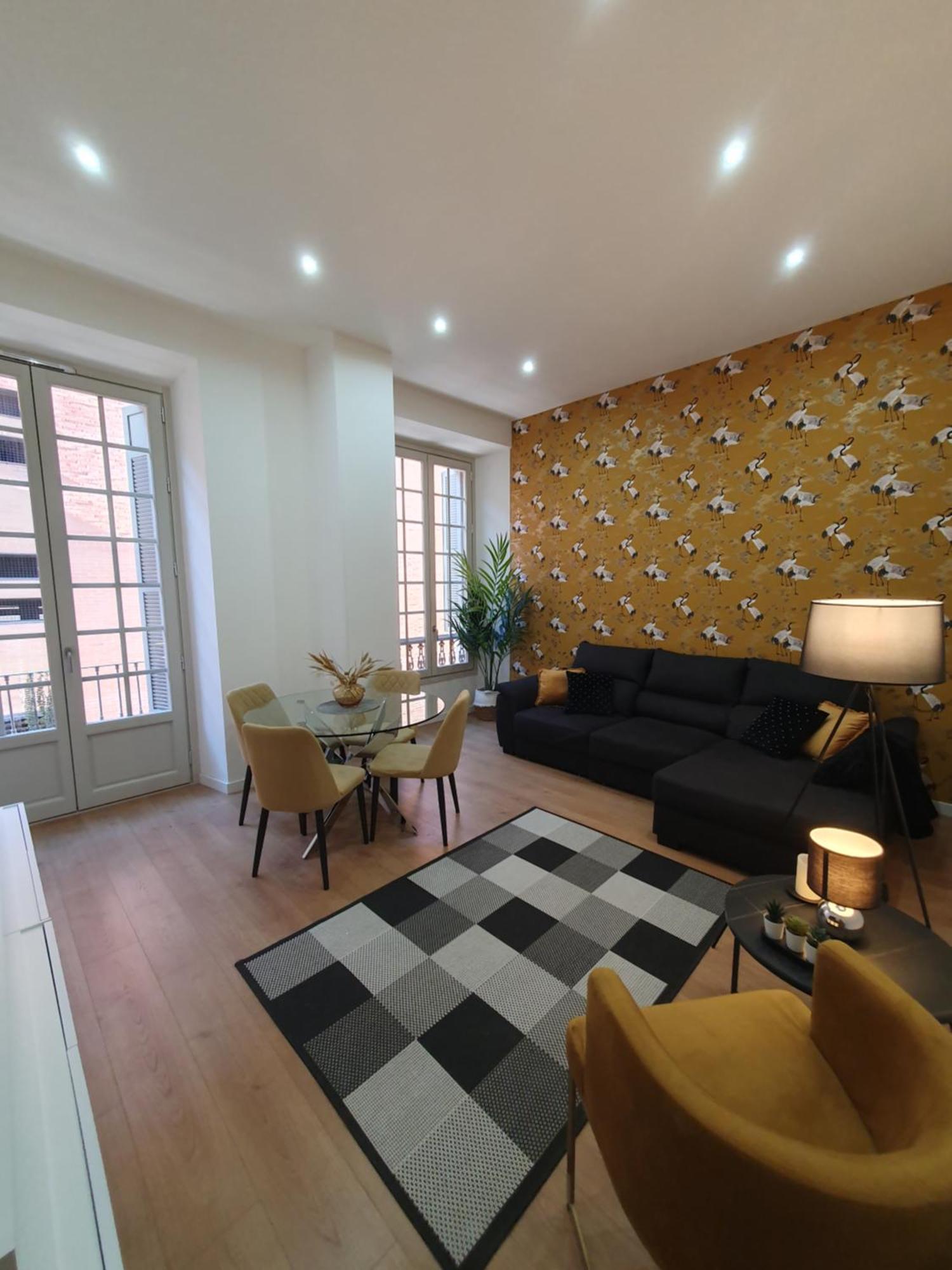 Beautiful Historic Center Apt! Малага Экстерьер фото