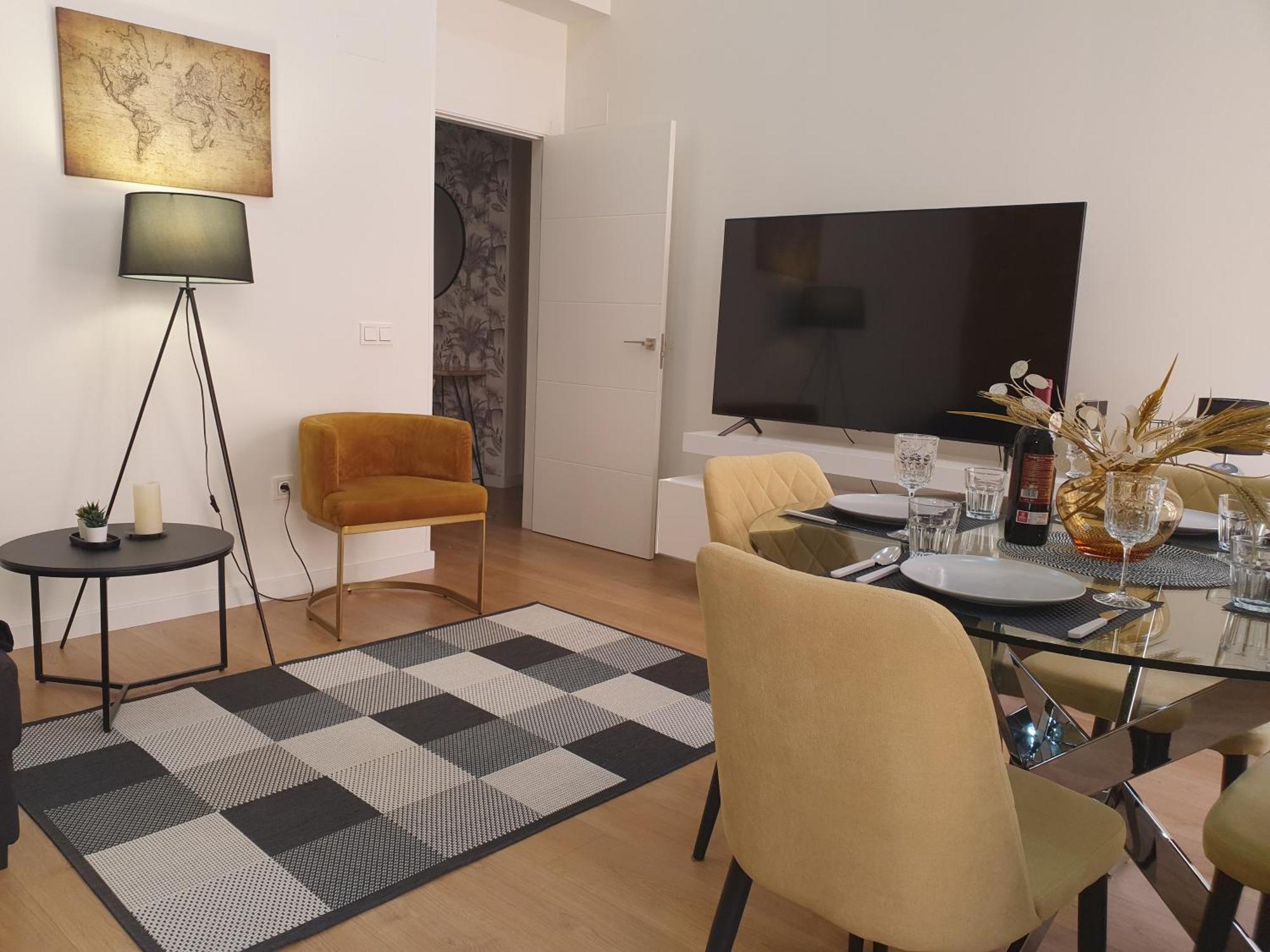 Beautiful Historic Center Apt! Малага Экстерьер фото