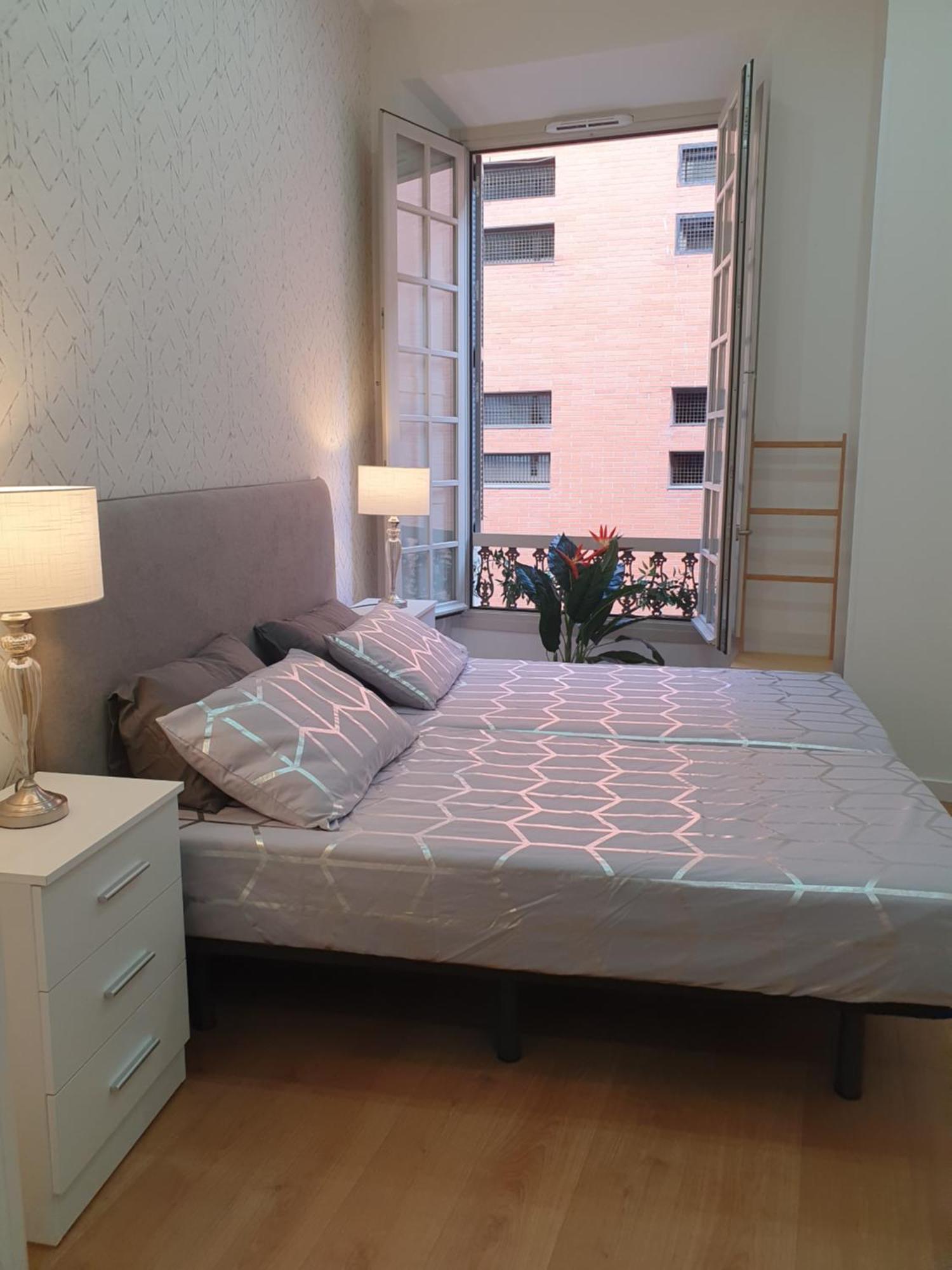 Beautiful Historic Center Apt! Малага Экстерьер фото